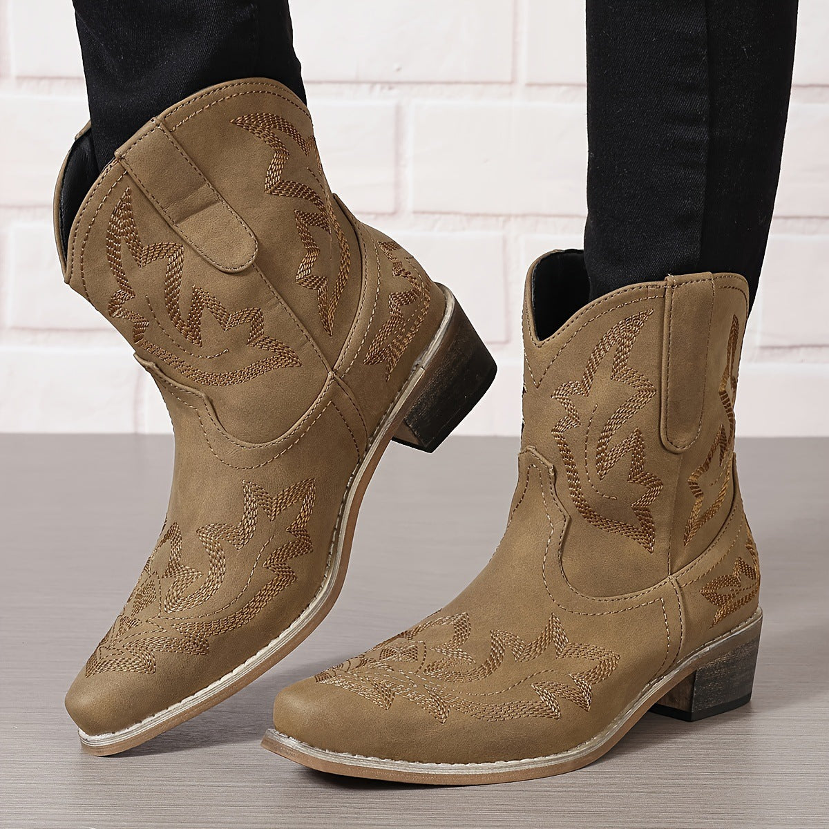 Moncelia Sanna Embroidered Snip-Toe Western Boots