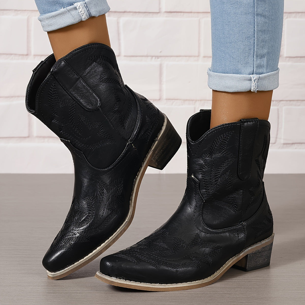 Moncelia Sanna Embroidered Snip-Toe Western Boots