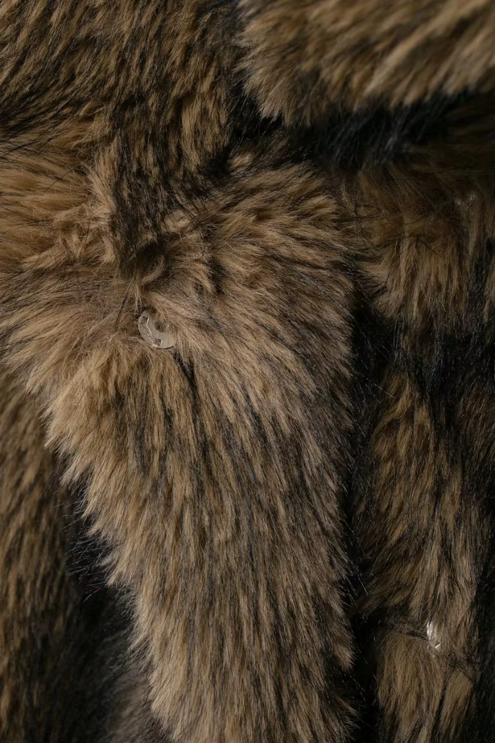 Moncelia Ebba Faux Fur Wide Collar Short Coat