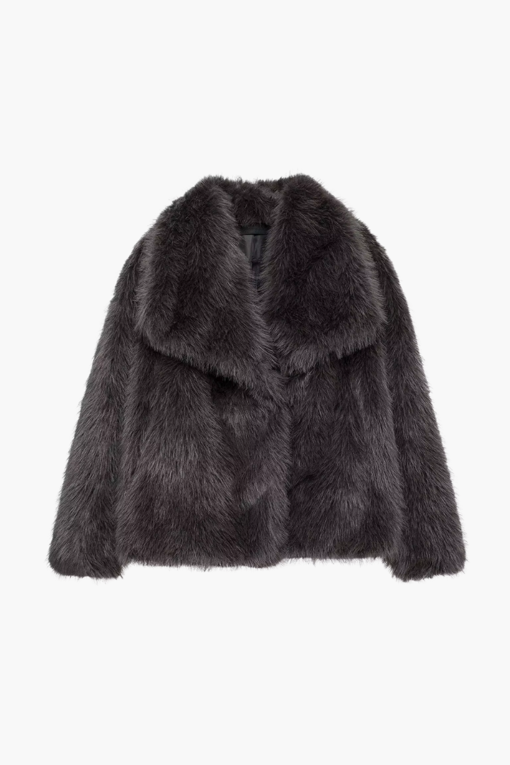 Moncelia Ebba Faux Fur Wide Collar Short Coat