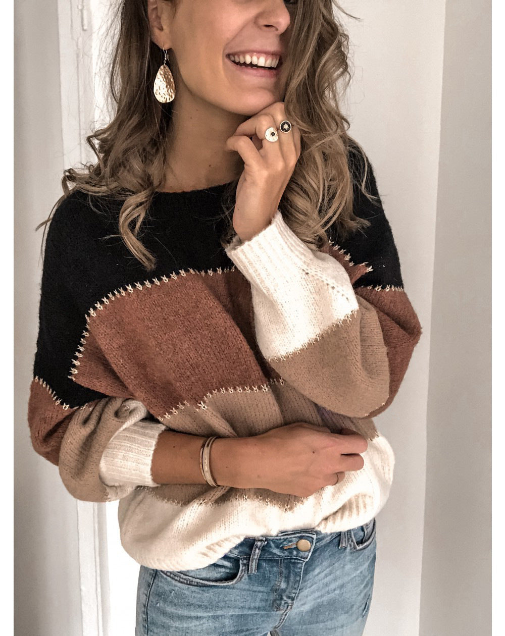 Moncelia Manuela Color Block Crew Neck Sweater