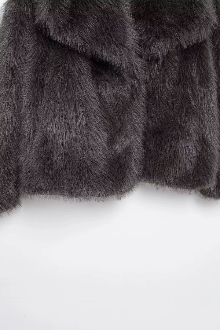 Moncelia Ebba Faux Fur Wide Collar Short Coat