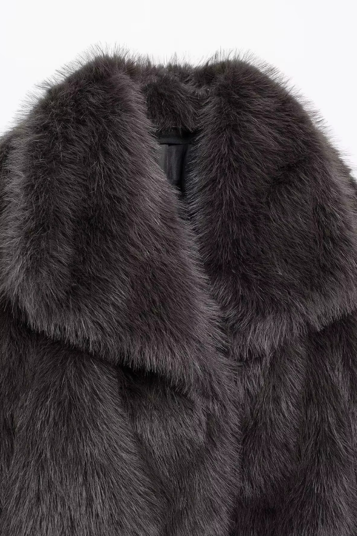Moncelia Ebba Faux Fur Wide Collar Short Coat