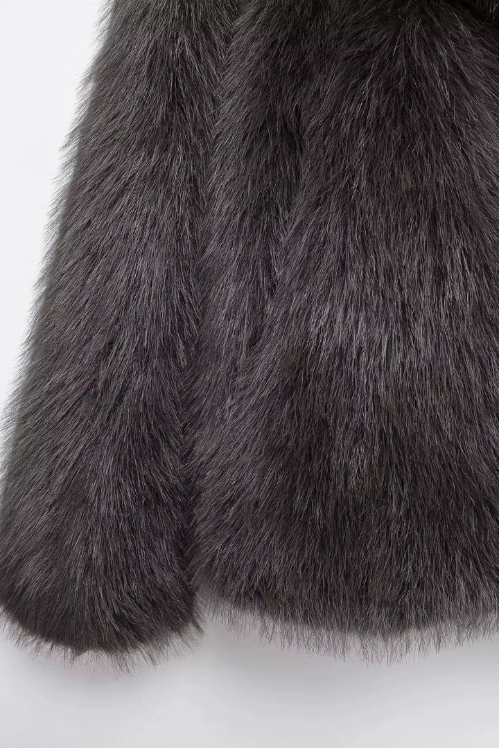 Moncelia Ebba Faux Fur Wide Collar Short Coat