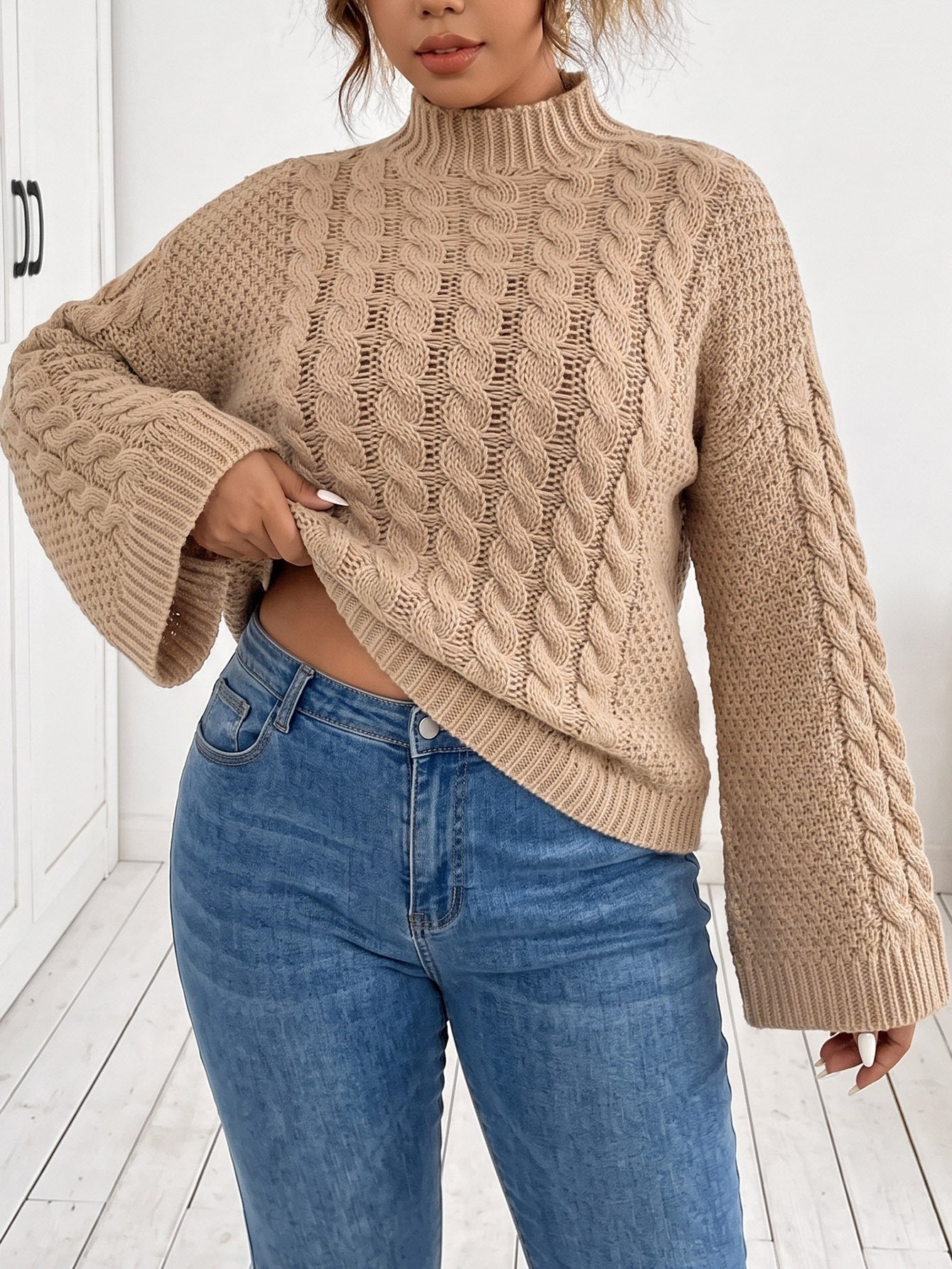 Moncelia Ronja Chunky Cable Flare Sleeve Sweater