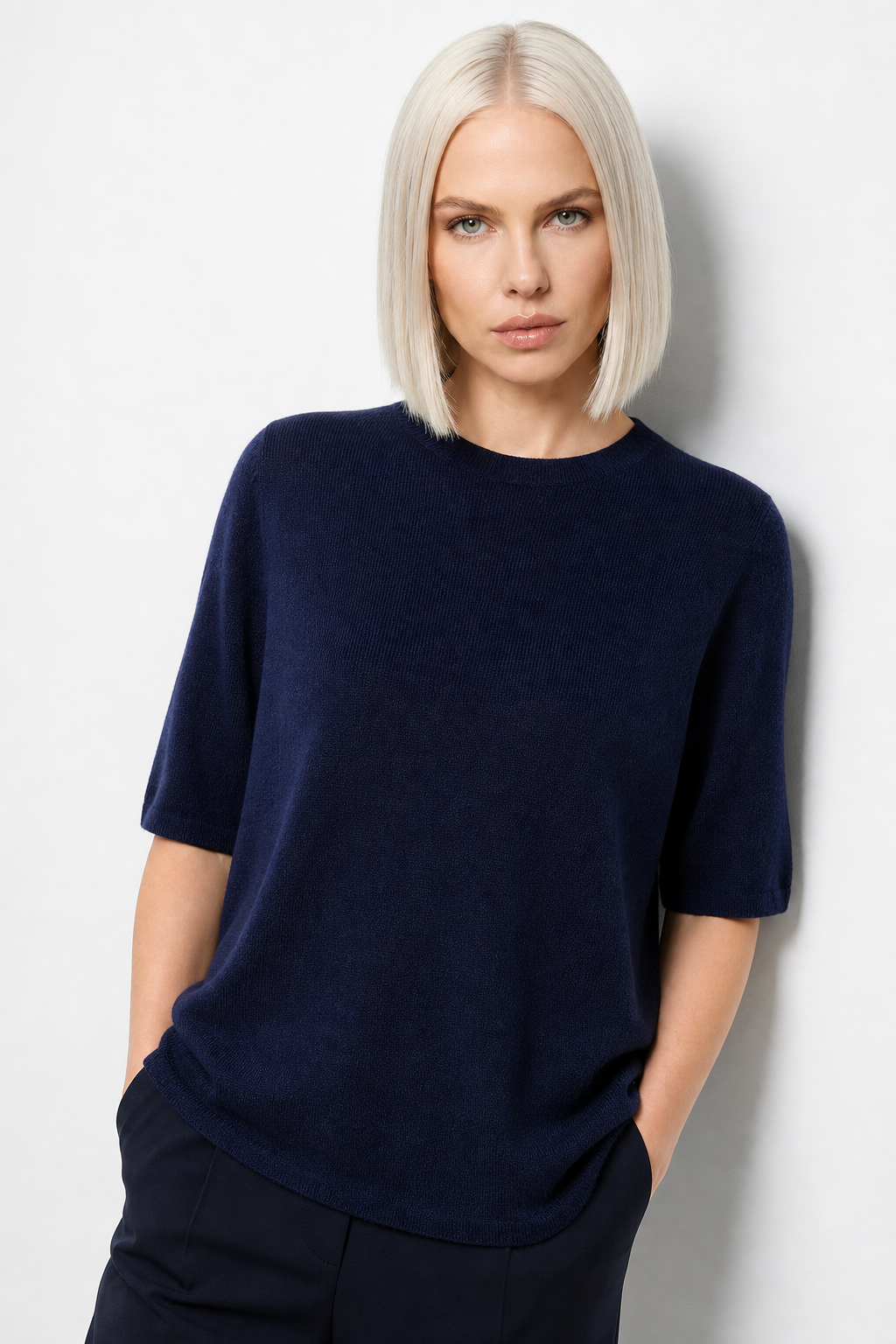 Moncelia Tullia Seamless Crew Neck Knit Pullover