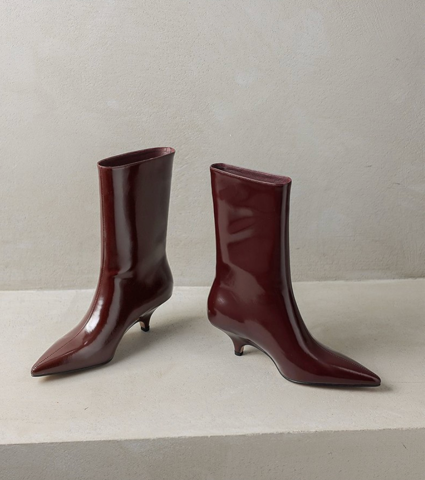 Moncelia burgundy kitten heel ankle boots, pair shown from the front, women's sizes 5 to 11.5